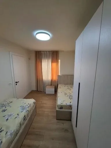 Tirane, jepet me qera apartament 2+1 Kati 4, 60 m² 600 € (Rruga e Barrikadave)