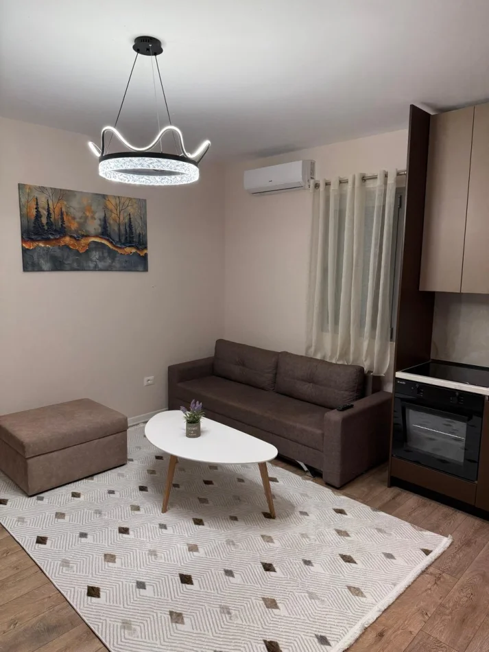 Tirane, jepet me qera apartament 1+1 Kati 3, 60 m² 400 € (Sauk)