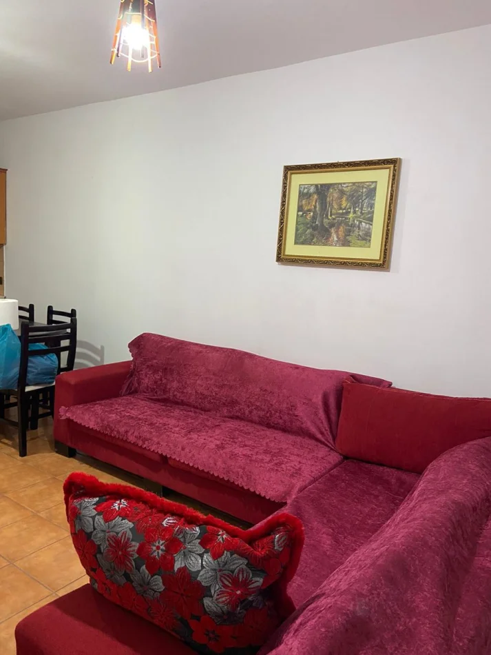 Tirane, jepet me qera apartament 1+1 Kati 3, 68 m² 550 € (Rruga Rifat Bodinaku)
