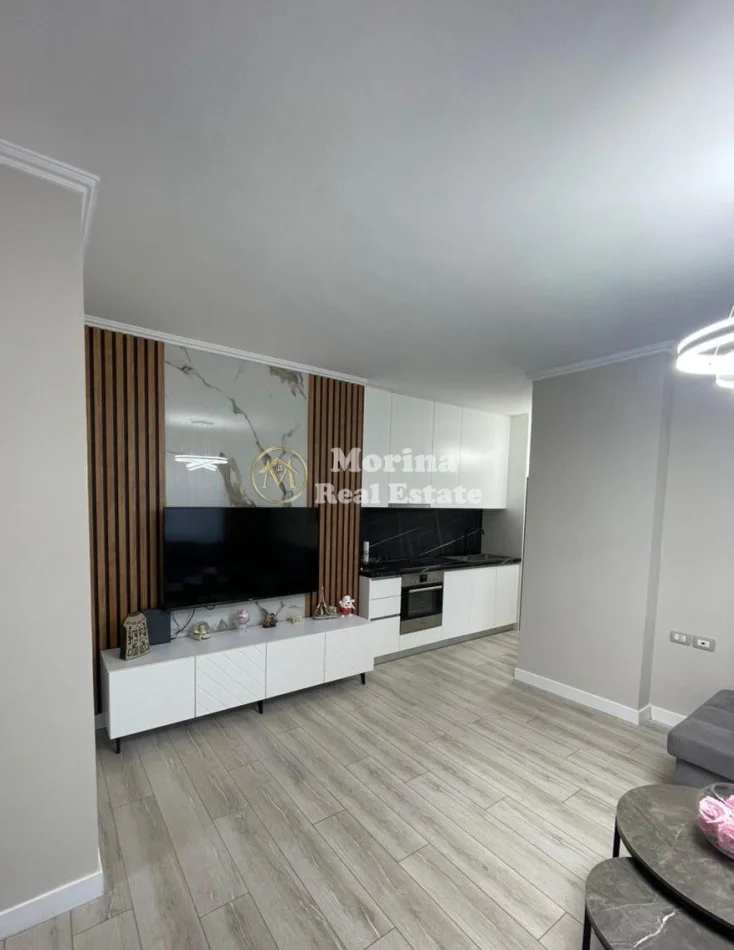 Tirane, jepet me qera apartament 1+1 Kati 4, 70 m² 800 € (Rruga e Kosovareve)
