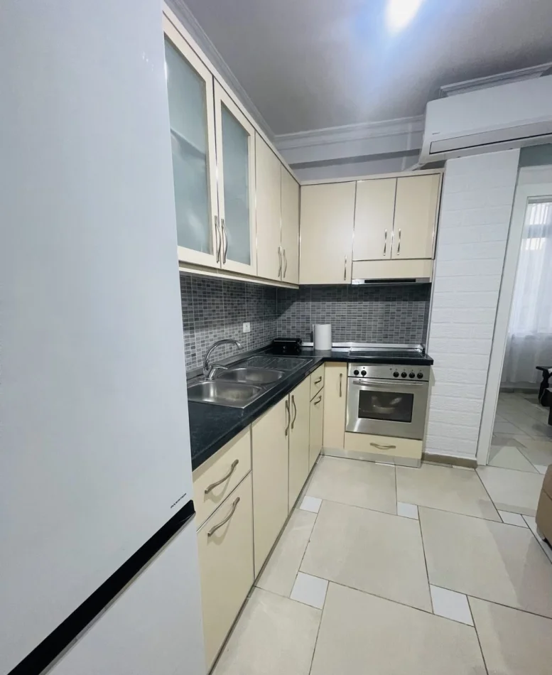 Tirane, jepet me qera apartament 2+1 Kati 7, 80 m² 500 € (Astir)