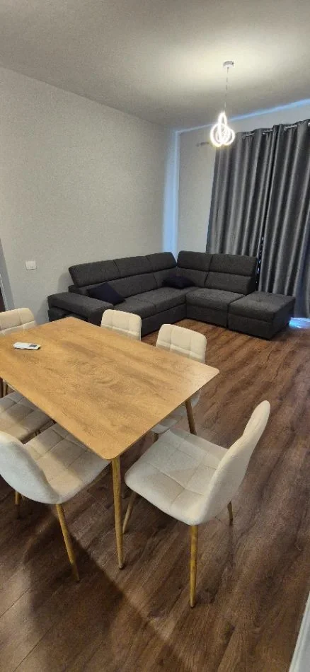 Tirane, jepet me qera apartament 2+1 Kati 3, 110 m² 550 € (Kamez)