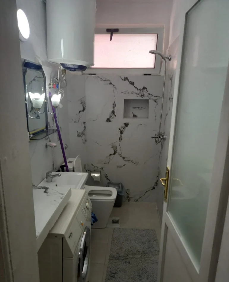 Tirane, jepet me qera apartament 2+1 Kati 2, 70 m² 450 € (Rruga Frosina Plaku)