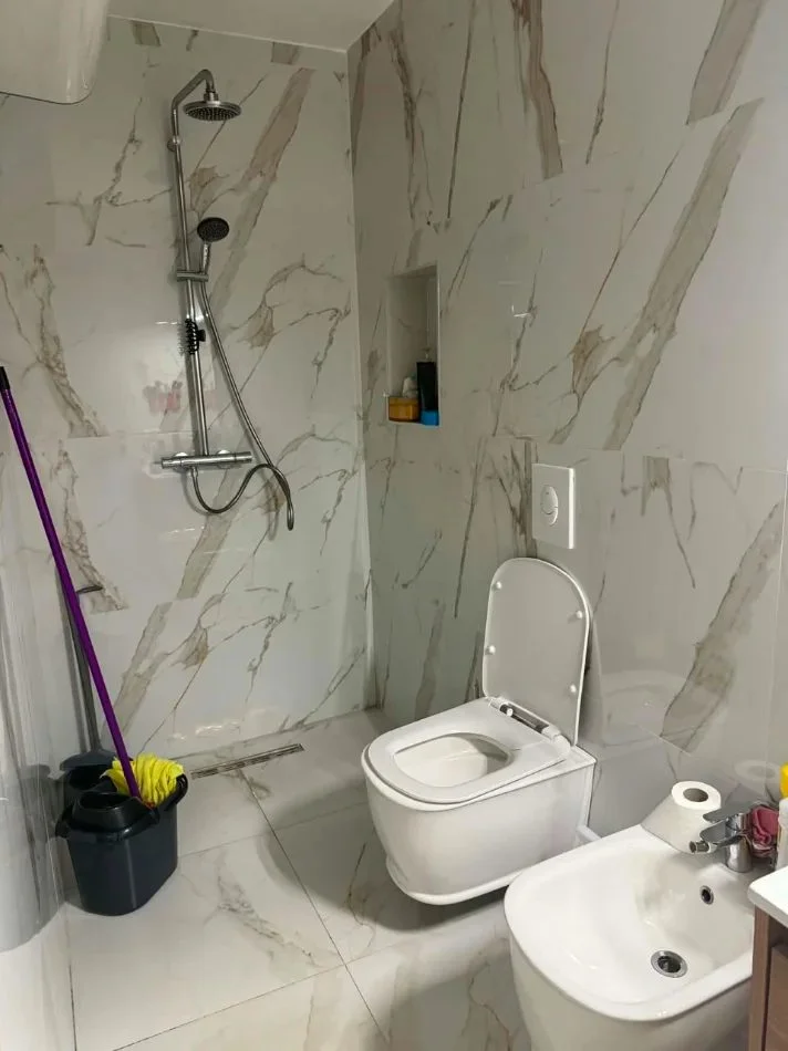 Tirane, jepet me qera apartament 1+1 Kati 2, 72 m² 600 € (Rruga Jordan Misja)