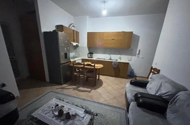 Tirane, shitet apartament 1+1 Kati 4, 70 m² 140.000 € (Yzberisht)