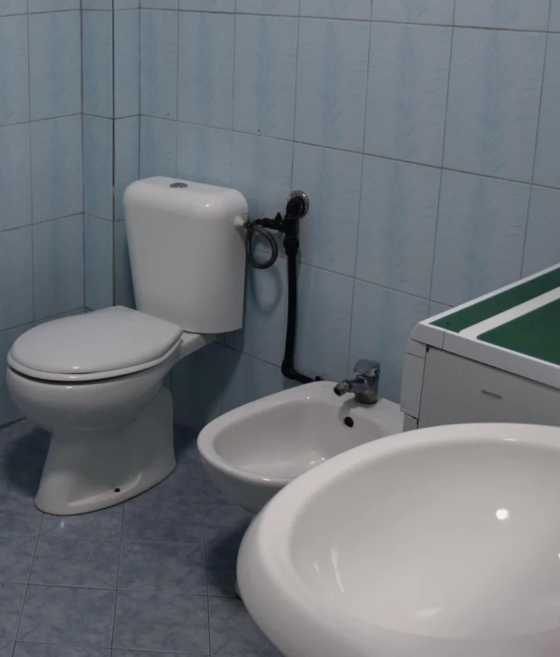 Tirane, jepet me qera apartament 1+1 Kati 1, 50 m² 500 € (Pazari i Ri)