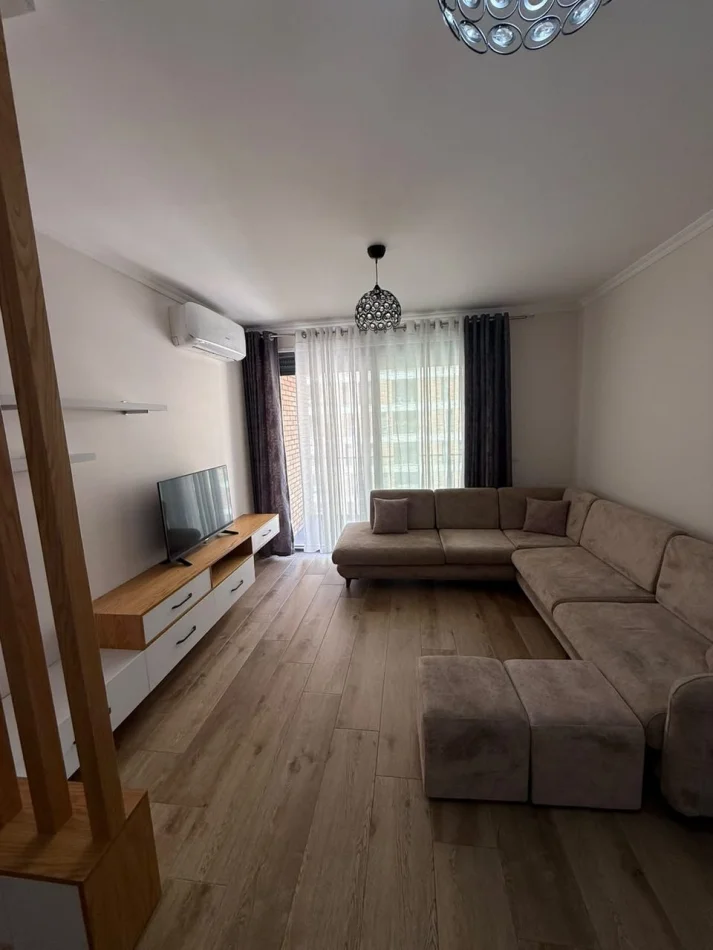 Tirane, jepet me qera apartament 2+1 Kati 4, 95 m² 830 € (Rruga Don Bosko)