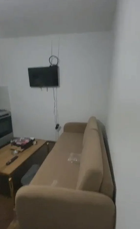 Tirane, jepet me qera apartament 1+1 Kati 1, 45 m² 300 € (Liqeni i Paskuqanit)