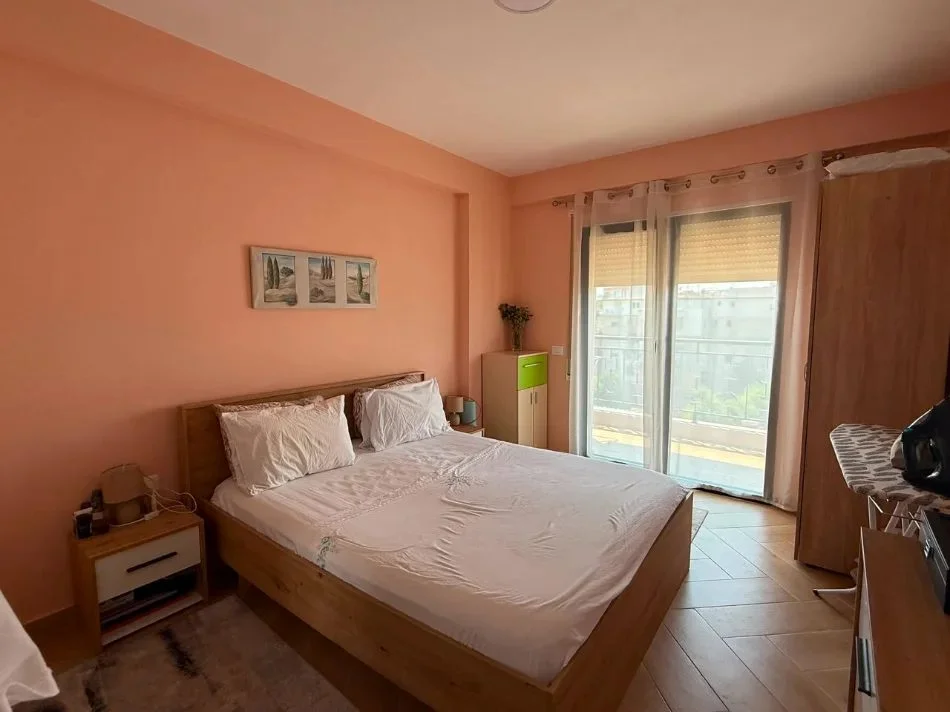 Tirane, jepet me qera apartament 1+1 Kati 5, 65 m² 650 € (Rruga e Elbasanit)