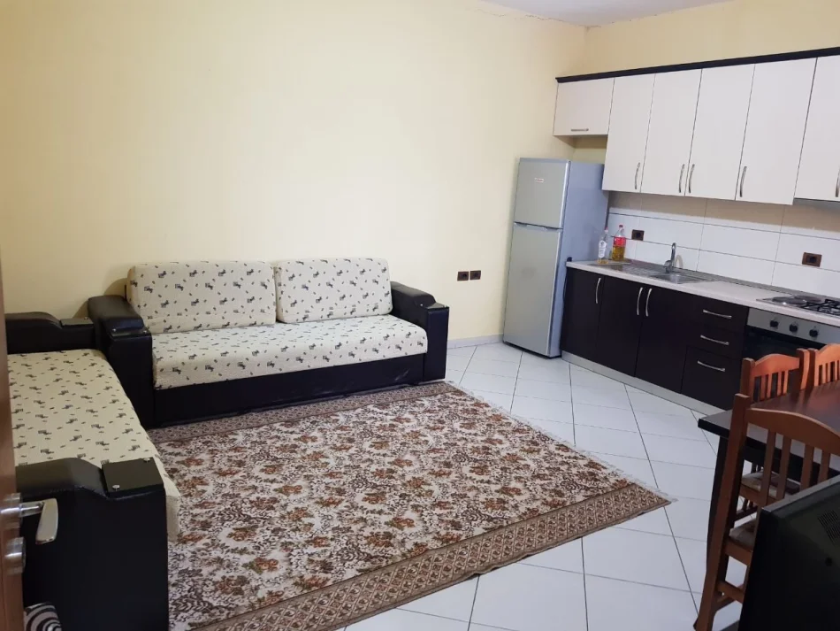 Tirane, jepet me qera apartament 1+1 Kati 2, 70 m² 300 € (Sauk)