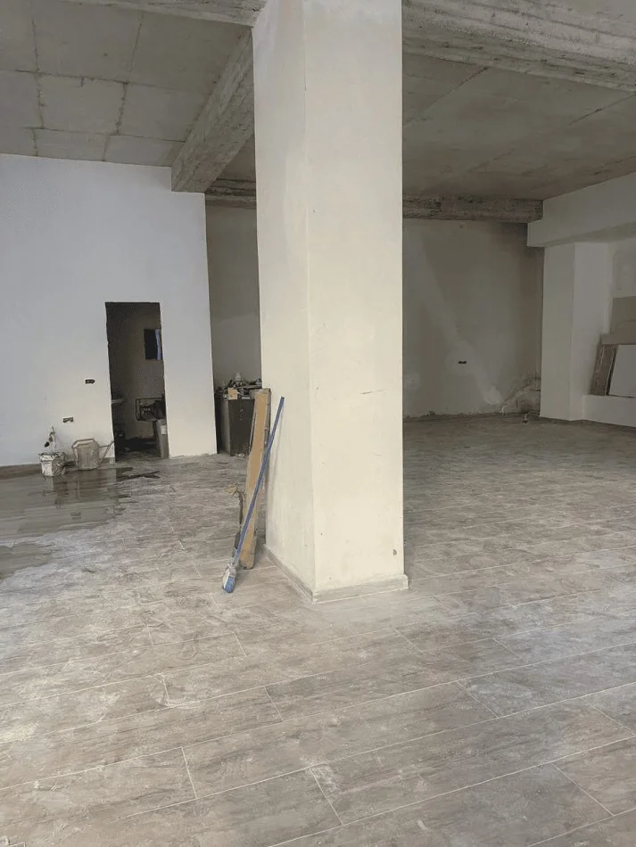 Tirane, jepet me qera ambjent biznesi Kati 0, 210 m² 1.500 € (Materniteti i Ri)