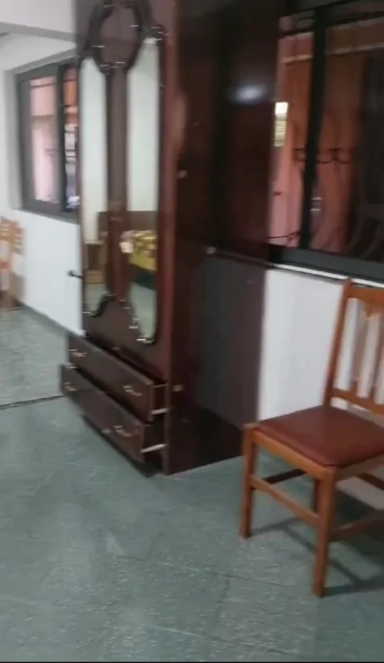 Tirane, jepet me qera apartament 1+1 Kati 1, 65 m² 300 € (Pazari i Ri)