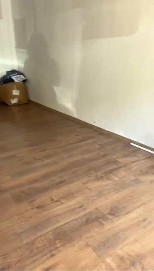 Tirane, jepet me qera ambjent biznesi Kati 1, 30 m² 400 € (Sheshi Willson)