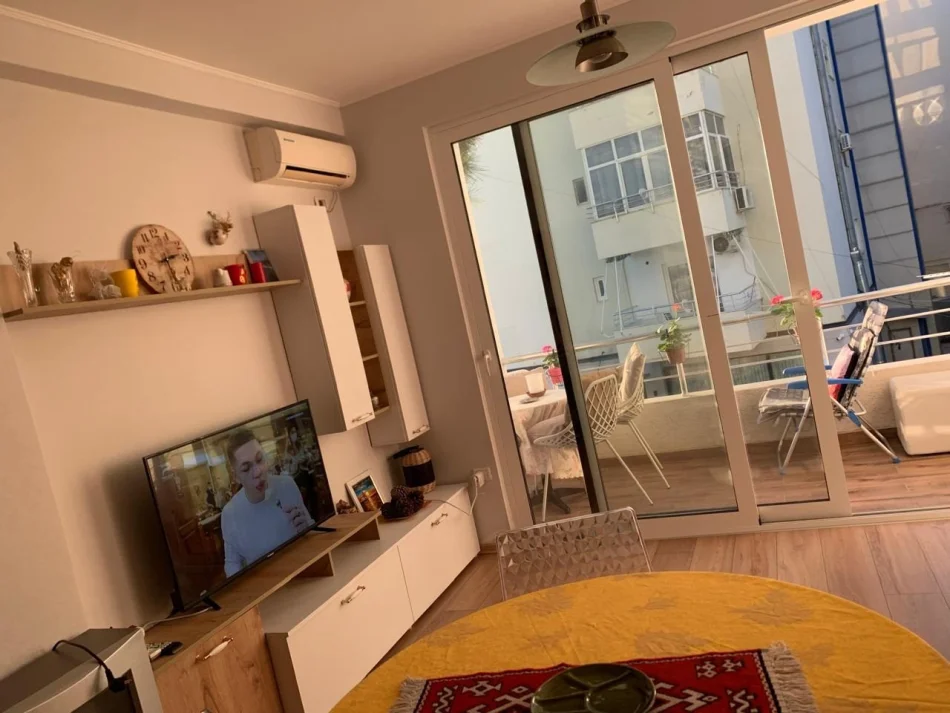 Kavaje, jepet me qera apartament 1+1 Kati 2, 69 m² 450 € (Shkembi i Kavajes)