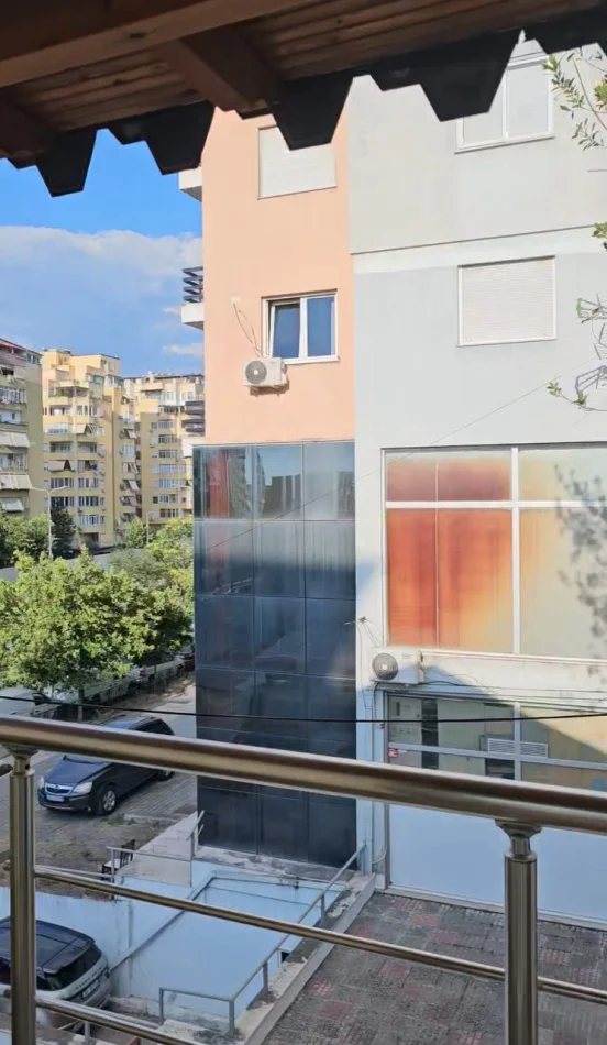 Tirane, jepet me qera apartament 2+1 Kati 2, 130 m² 600 € (Kodra e Diellit)