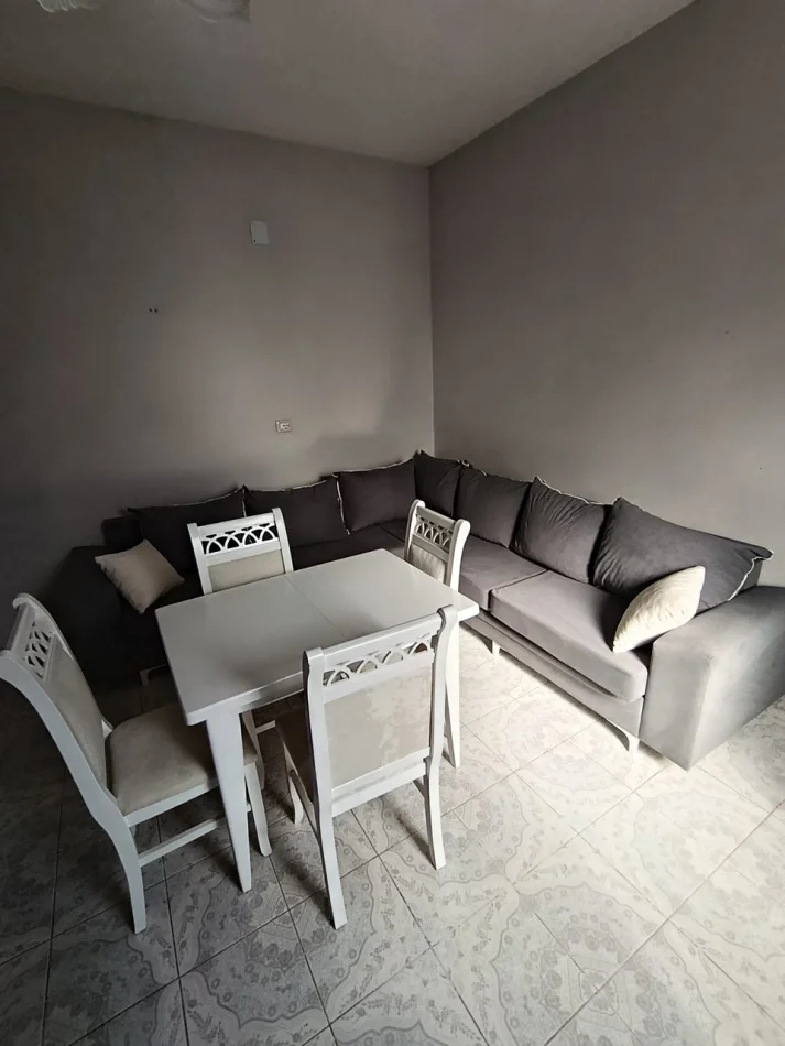 Tirane, jepet me qera apartament 1+1 Kati 2, 70 m² 350 € (Poshte Spitali Amerikan 2)