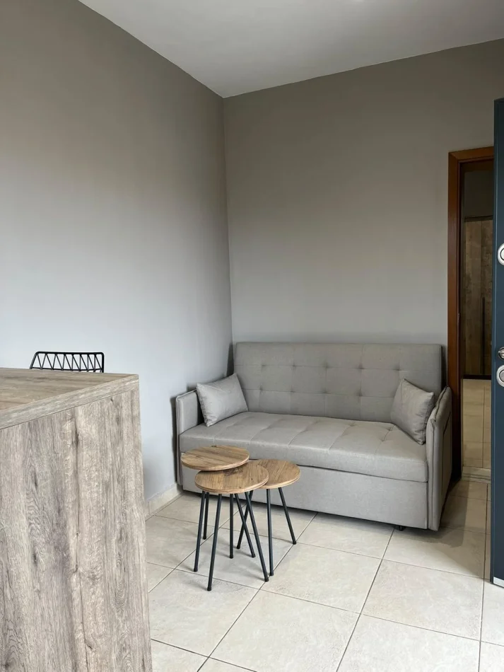 Tirane, jepet me qera apartament 1+1 Kati 2, 60 m² (Qyteti Studenti)