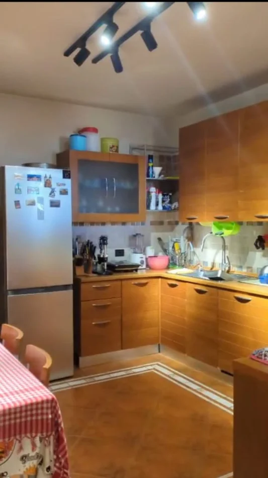 Tirane, shitet apartament 2+1 Kati 6, 119 m² 300.000 € (Rruga Fortuzi)