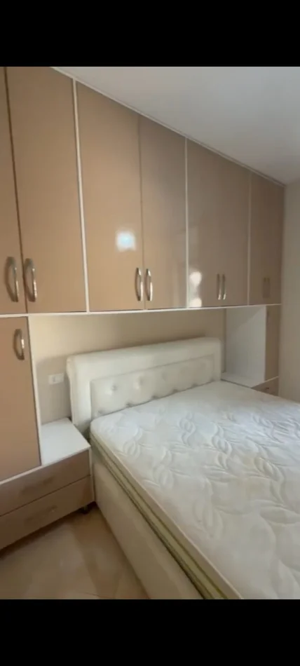 Tirane, jepet me qera apartament 1+1 Kati 7, 70 m² 400 € (Teodor Keko)