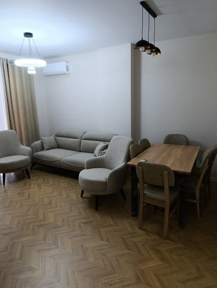 Tirane, jepet me qera apartament 2+1 Kati 3, 90 m² 650 € (Rruga Petro Nini Luarasi)