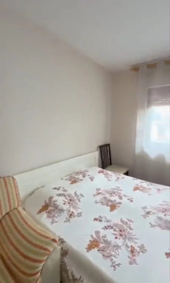 Tirane, jepet me qera apartament 1+1 Kati 5, 75 m² 450 € (Brryli)
