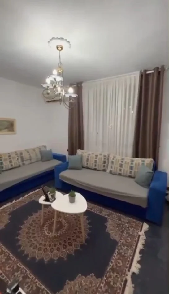 Tirane, jepet me qera apartament 1+1 Kati 2, 90 m² 500 € (Rruga e Kavajës)