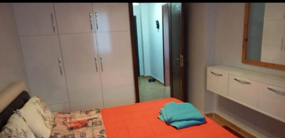 Tirane, jepet me qera apartament 2+1 Kati 1, 120 m² 500 € (Bulevardi I Ri)
