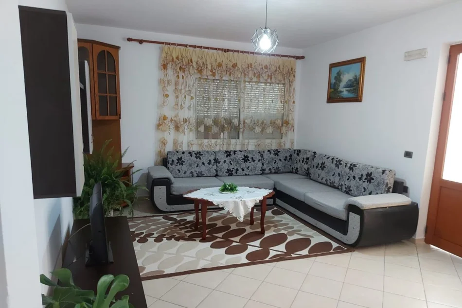 Tirane, jepet me qera apartament 2+1 Kati 2, 100 m² 500 € (Bulevardi i Ri)