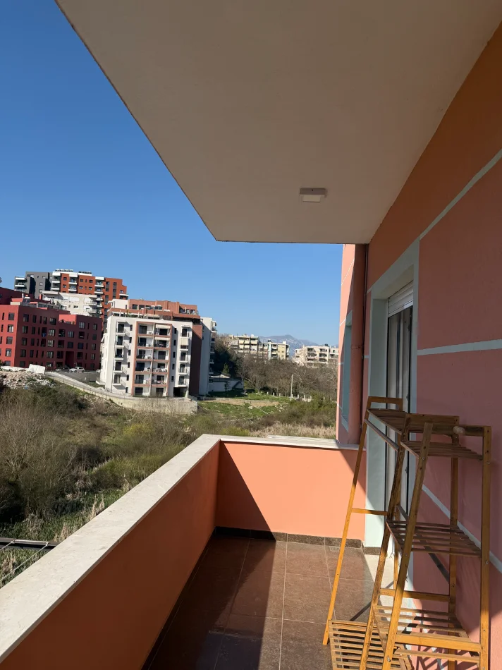 Tirane, jepet me qera apartament 1+1 , 70 m² 