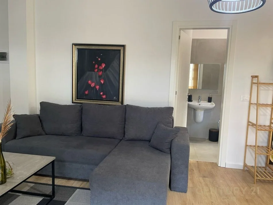 Tirane, jepet me qera garsonier 1+1 Kati 2, 40 m² 380 € (Prane Kodres Diellit)