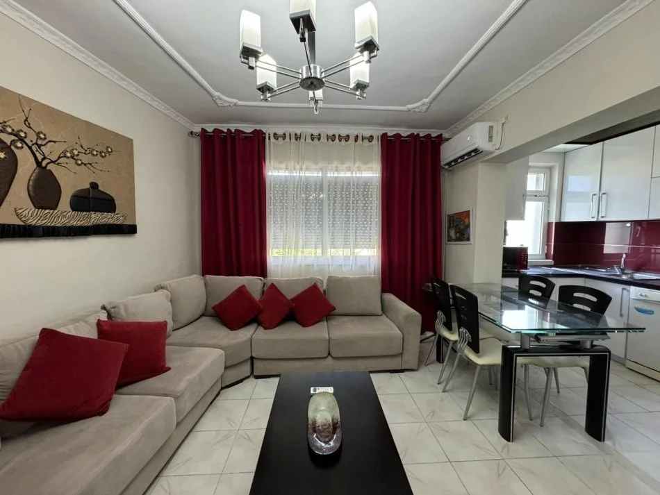 Tirane, jepet me qera apartament 2+1 Kati 5, 85 m² 700 € (Fast Food Capitol ,Sheshi Skenderbej)
