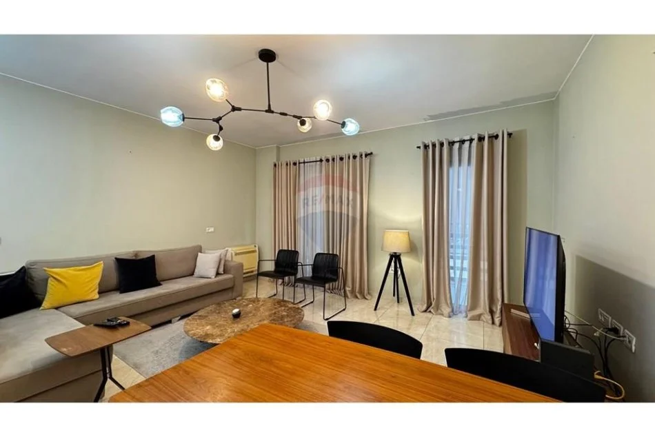 Tirane, jepet me qera apartament 2+1 Kati 3, 110 m² 850 € (Rruga Kristo luarasi)