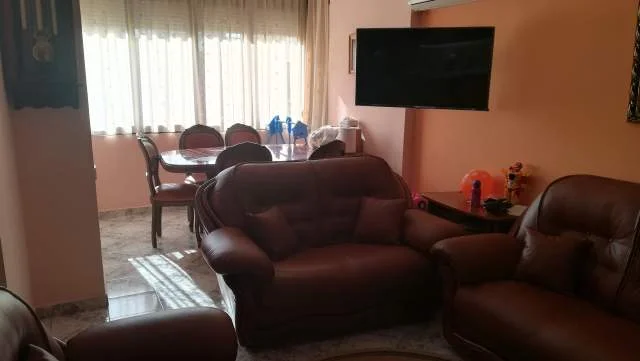 Tirane 240m2, Shiten 2 apartamenteAP1,3+1+2WC+BLK Kati 3, 118 m² AP2,1+1+blk,sip 86+garazhd 35m2 CMIMI 650.000 Euro(QENDER,prapa Min,se Drejtesise