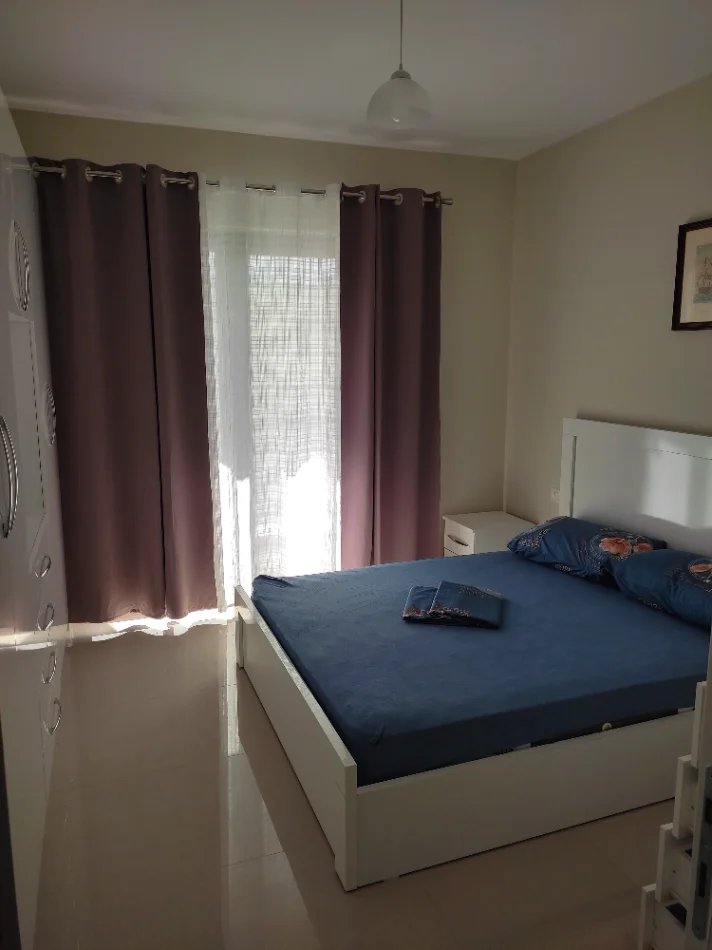 Tirane, jepet me qera apartament 1+1+Ballkon Kati 7, 73 m² 550 € (Farmacia 10, arlis residence)