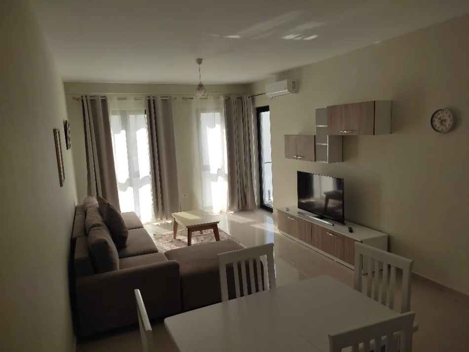Tirane, jepet me qera apartament 1+1+Ballkon Kati 7, 73 m² 550 € (Farmacia 10, arlis residence)