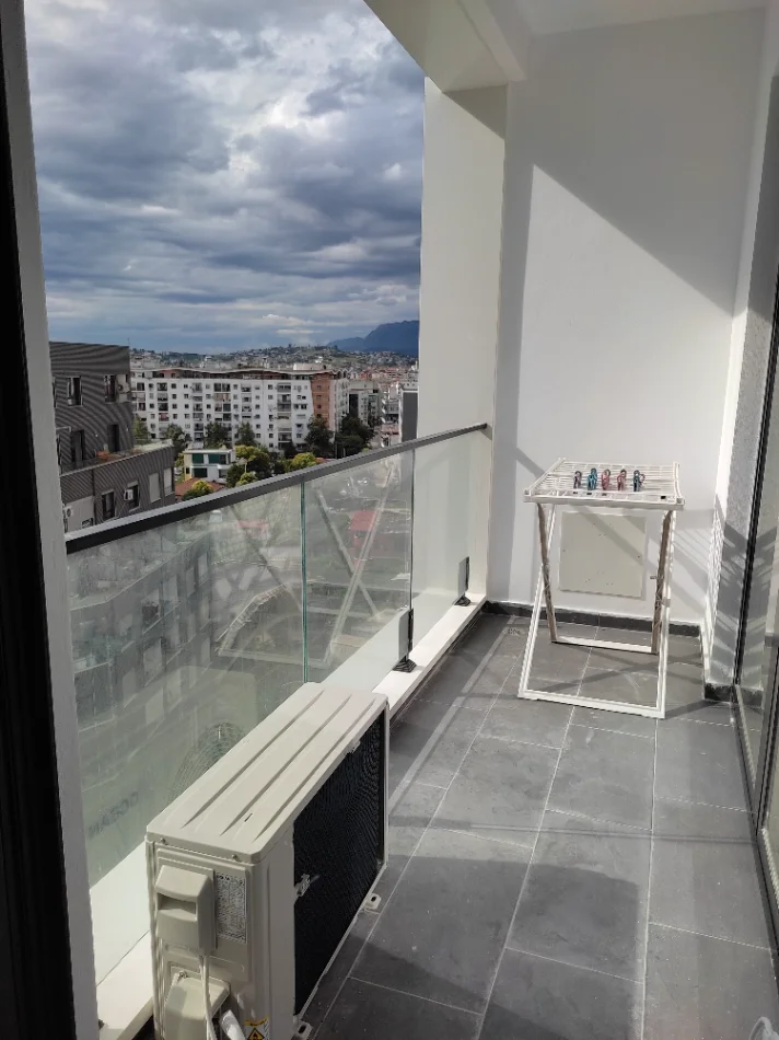 Tirane, jepet me qera apartament 1+1+Ballkon Kati 7, 73 m² 550 € (Farmacia 10, arlis residence)