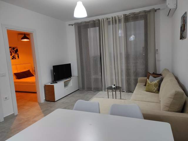 Tirane, jap me qera apartament 1+1+BLK Kati 6, 64 m² 400 Euro (Kongresi I Manastirit)