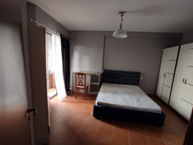 Tirane, jepet me qera apartament 1+1+BLK Kati 8, 70 m² 30.000 Leke (Migjeni)
