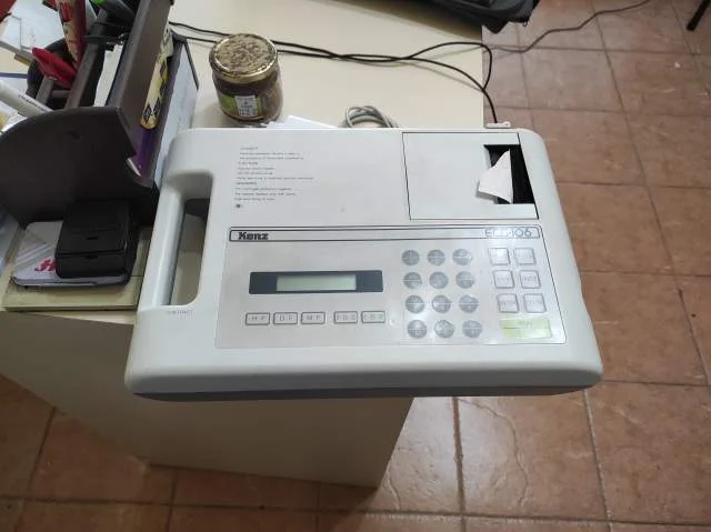 Durres, Shiten paisje per zyre kardiologjie. 1Eko, 3 EKG, tavoline zyre, rafti, krevat, dhe aksesoret e paisjeve 2.000 Euro