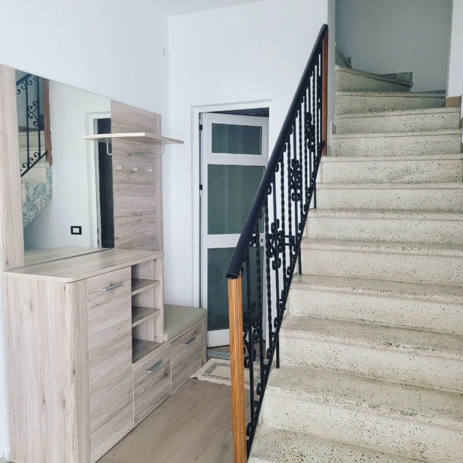 Tirane, jepet me qera Dublex Kati 2, 90 m² 500 € (Gani Domi)