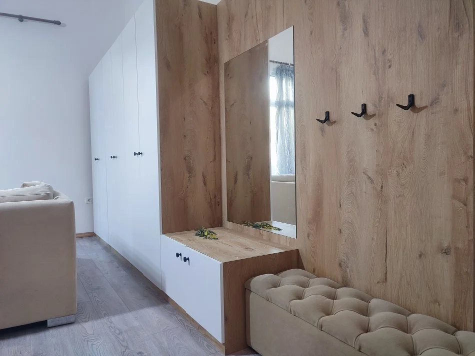 Tirane, jepet me qera apartament duplex Dublex Kati 1, 75 m² 350 € (Muharrem Deliu)