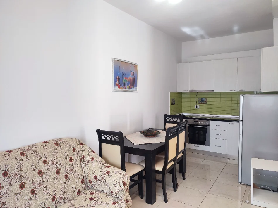 Tirane, jepet me qera apartament+verande | Penthouse 1+1+Aneks+Ballkon Kati 7, 150 m² 320 € (Loni Ligori)