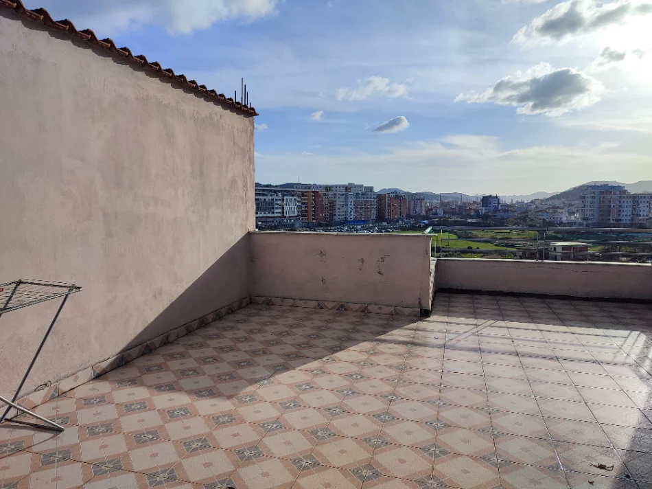 Tirane, jepet me qera apartament+verande | Penthouse 1+1+Aneks+Ballkon Kati 7, 150 m² 320 € (Loni Ligori)