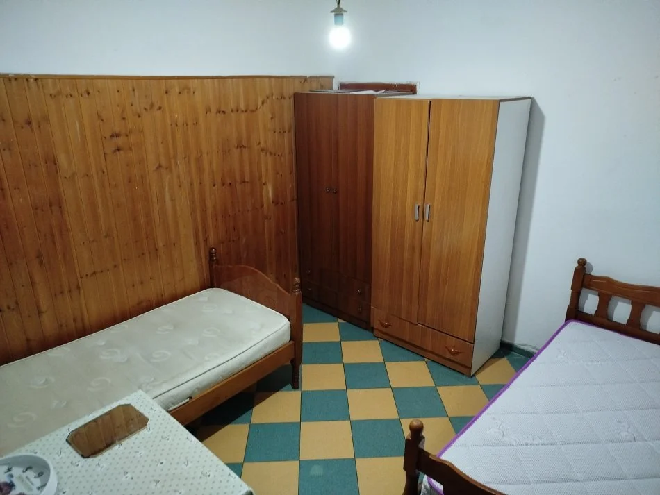 Tirane, jepet me qera garsonier 1+1 Kati 0, 28 m² 230 € (Stavri Themeli)