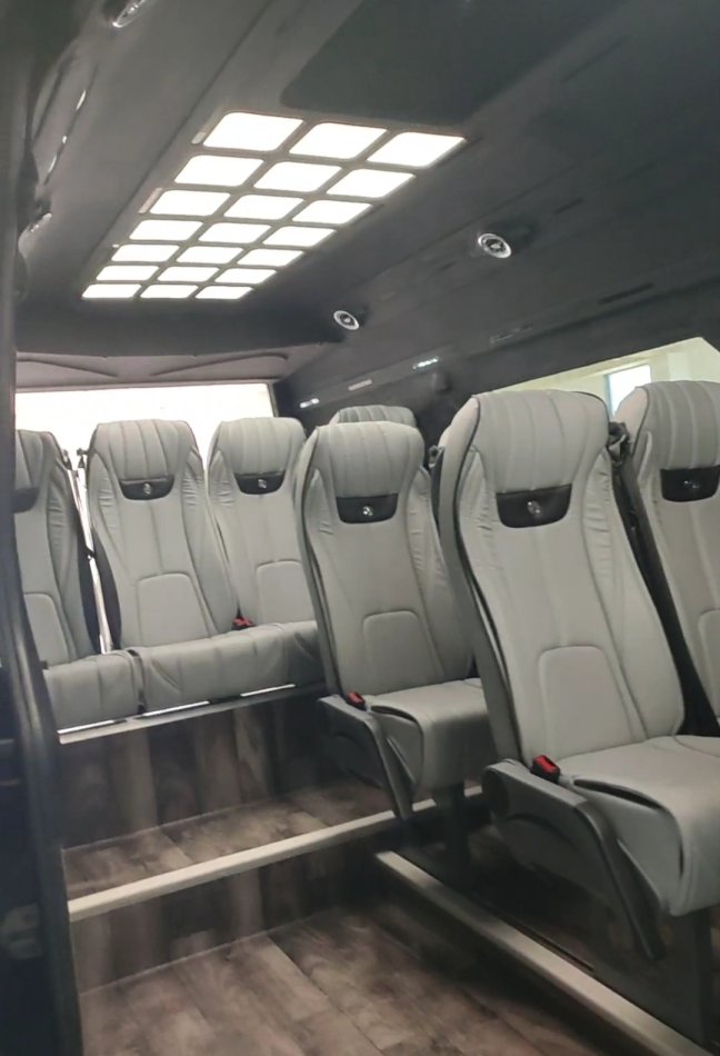 Tirane, shitet Minibus Mercedes sprinter 319 cdi Viti 2015,  Vende 12, Nafte, blu e errët automatik Kondicioner