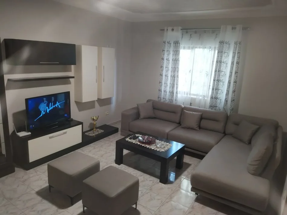 Tirane, shitet Vile 3 Katshe Kati 0, 420 m² 410.000 € (Rruga Gjin Gjergji, Selite)