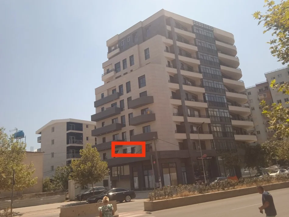 Tirane, jepet me qera ambjent biznesi Kati 1, 55 m² 70m nga Rotondo Astir, Bulevardi Migjeni (rruge kryesore)