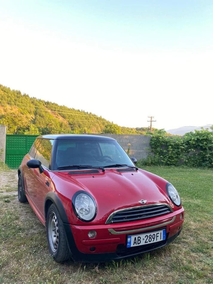 Tirane, shes makine MINI COPER one d Nafte, e kuqe manuale 255 km 2.500 €