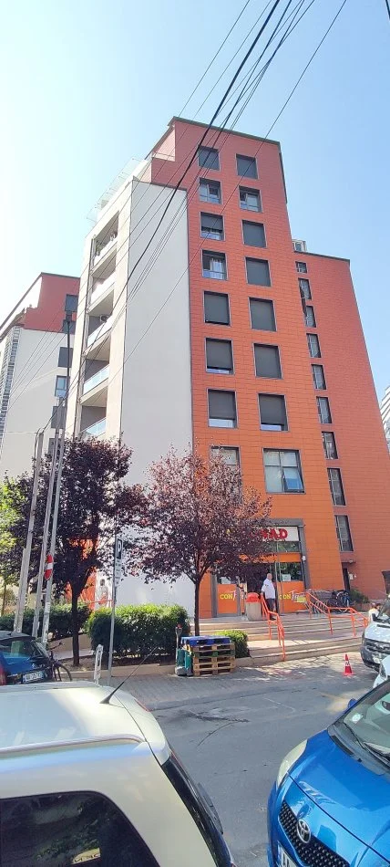 Tirane, jepet me qera zyre Kati 4, 110 m² 700 € Rruga (Kosovareve)