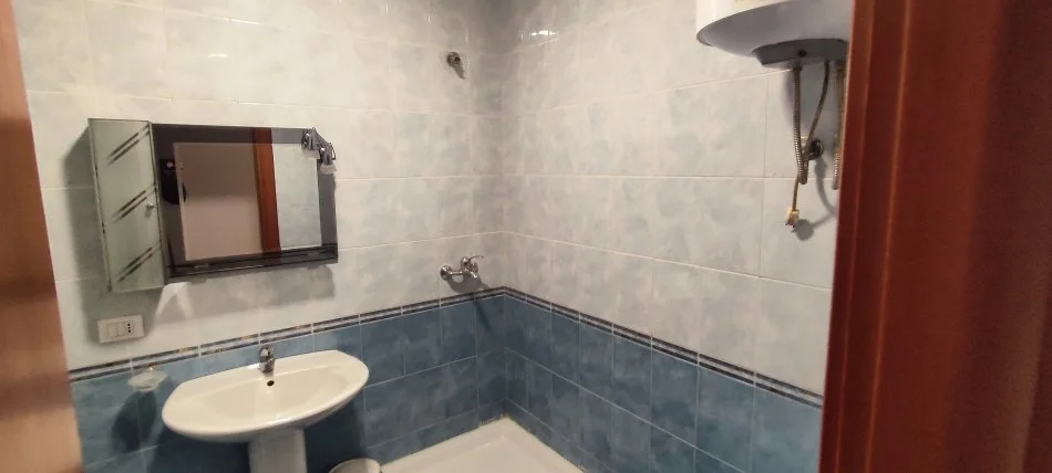 Shqiperi, Juridiku, me qera zyre Kati 7, 120 m² 799 € (Vaso Pasha)